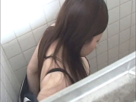 校内盗撮 極秘映像入手！教師の設置した高画質スパイカメラ映像集24人　サンプル画像03